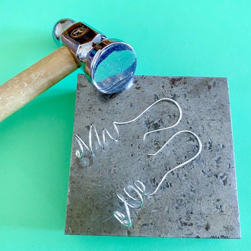 Margot Potter's Twister Earrings - , Contemporary Wire Jewelry, Spirals, Wire Spiral, Spiral Wire Wrap, Wire Wrapping, Wrapping, Wire Wrapping Jewelry, Use the flat end of your chasing hammer